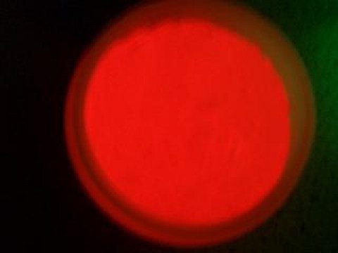 Flureszierend red